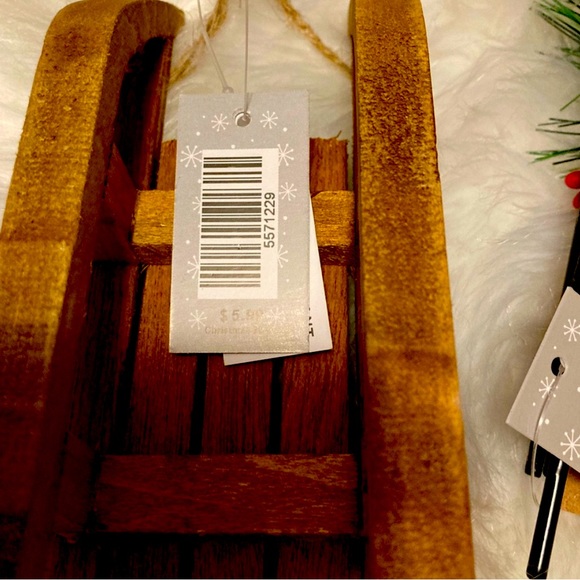 ~2 Sled Ornaments🎄🤶~ - Picture 8 of 10